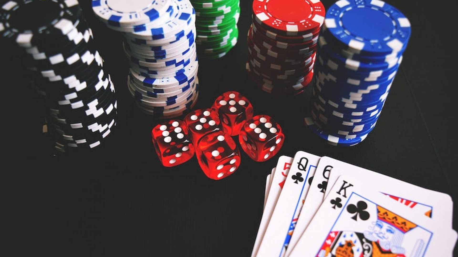 pimpri chinchwad crime-चऱ्होलीत मटका जुगारावर छापा; १.१४ लाखांचा ऐवज जप्त