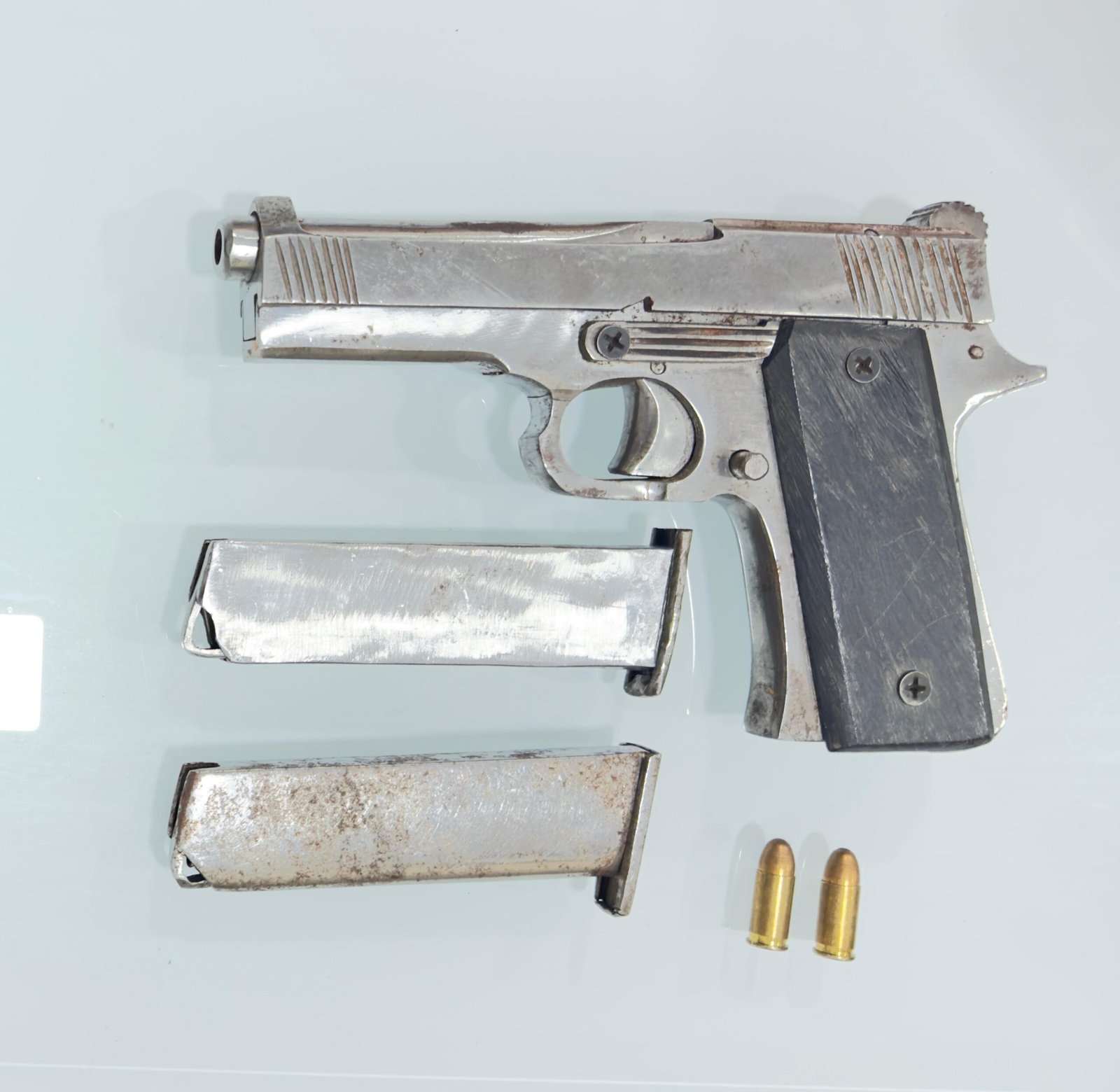 पिंपरी स्मशानभूमी परिसरात अल्पवयीन मुलाकडून पिस्टल जप्त