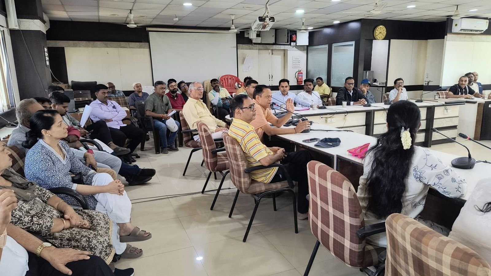 पाण्याअभावी सोसायट्यांचा संताप उसळला; पिंपरी-चिंचवडकरांचा मुख्यमंत्री दरबारी जाण्‍याचा इशारा