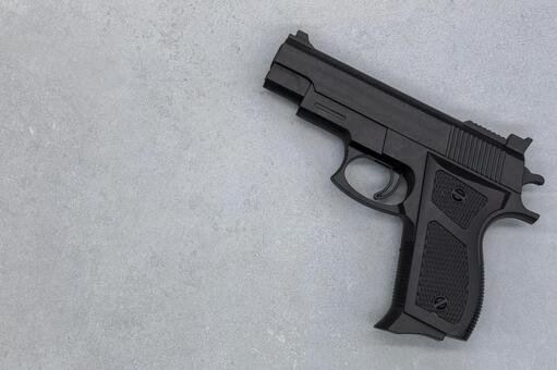 मोरवाडीत बेकायदा पिस्तूल बाळगणाऱ्या अल्‍पवयीन मुलावर गुन्‍हा दाखल