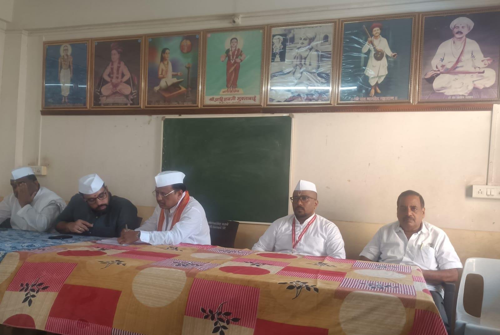 आळंदी येथील ज्ञानेश्वर महाराज मंदिरातील दानपेटी रक्कम अपहार प्रकरणात ,चार जणांना चौकशी नोटीस जारी, देवस्थान कोणालाही पाठीशी घालणार नाही, पालखी सोहळा प्रमुख, ॲड.राजेंद्र उमाप,यांचे पत्रकार परिषदेत आश्वासन