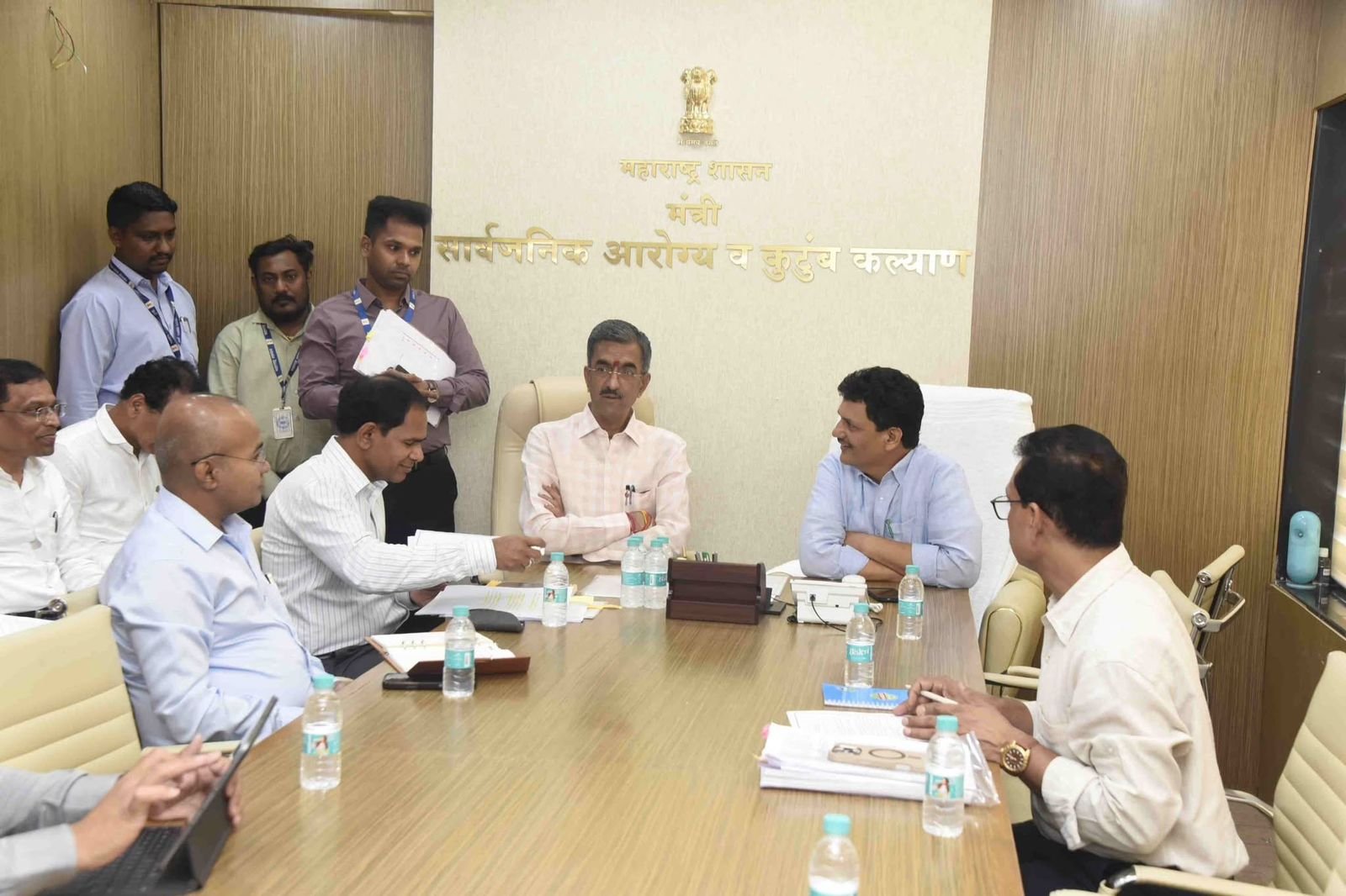 सातारा जिल्ह्यातील पाटण येथील उपजिल्हा रुग्णालयातील आरोग्य सुविधांच्या वाढीबाबत आढावा बैठक सार्वजनिक आरोग्य व कुटुंब कल्याण मंत्री प्रकाश आबिटकर आणि सातारा जिल्ह्याचे पालकमंत्री शंभूराज देसाई यांच्या उपस्थितीत पार पडली.