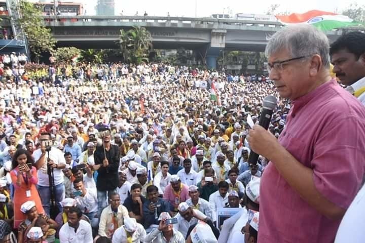 Mumbai-विद्यार्थ्यांवरील कथित लाठीचार्जच्या निषेधार्थ २३ जुलैला ‘महाराष्ट्र बंद’ची वंचित बहुजन आघाडीची हाक