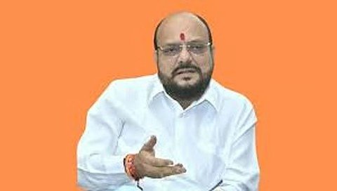 Mumbai-१३ खात्यांचे मंत्री असताना पक्ष सोडला, आता काय मिळणार?’; गुलाबराव पाटील यांची एकनाथ खडसेंवर टीका